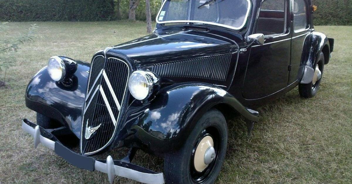 Modèle Réduit Citroën Traction 11 1950 échelle 1/43 Par IXO - Noir, Sur Socle, Occasion