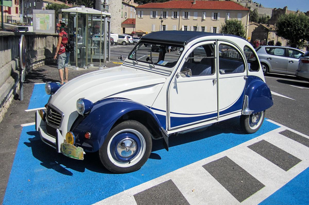 2cv charleston blanche et bleue