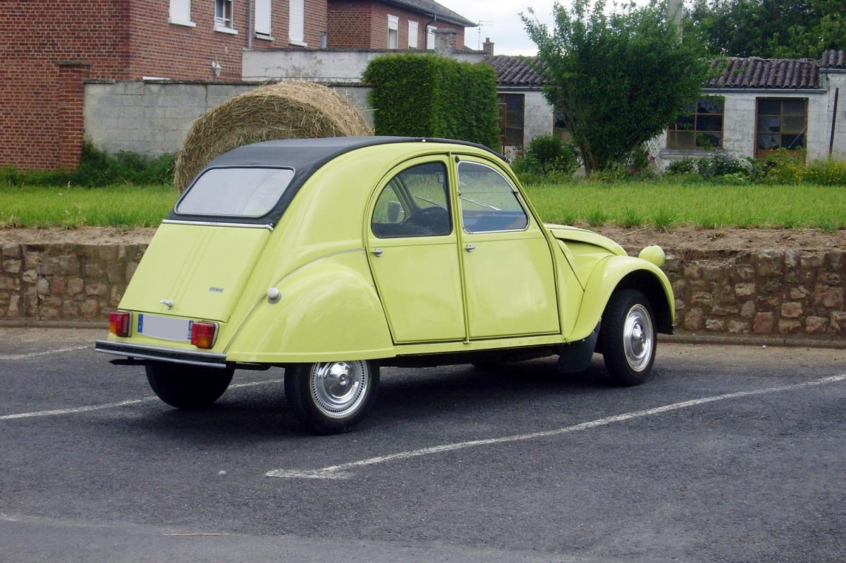 citroen 2cv jaune cedrat