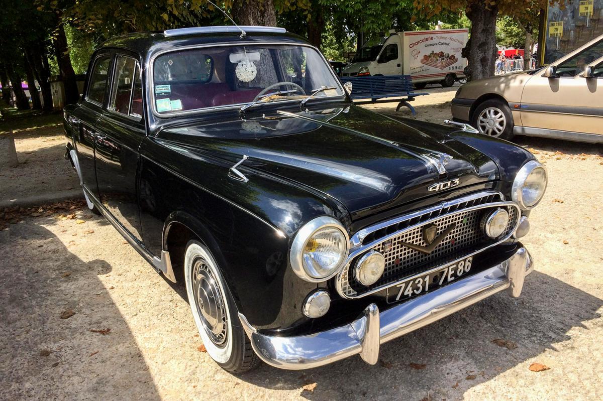 peugeot-403-une-voiture-de-collection-propos-e-par-chris