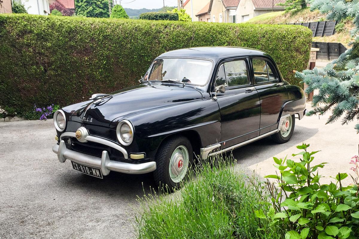 Simca Aronde  une voiture  de collection propos e par Alexis N 