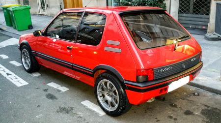 Voiture de collection « Peugeot 205 GTI 1,9l »