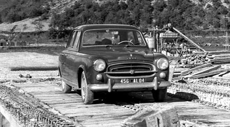 Voiture de collection « Peugeot 403 »