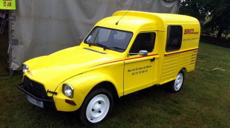 Voiture de collection « Citroën Acadiane »