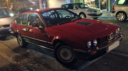 Voiture de collection « Alfa Roméo GTV6 2,5l »