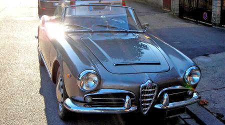 Voiture de collection « Alfa Roméo Giulietta spider »