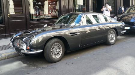 Voiture de collection « Aston Martin DB6 »