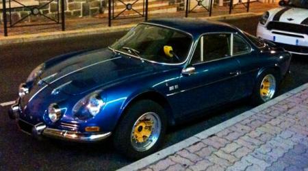 Voiture de collection « Berlinette Alpine A110 »