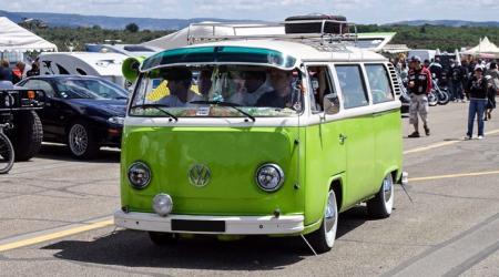 Voiture de collection « Combi VW T2B »