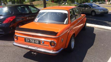 Voiture de collection « BMW 2002 »