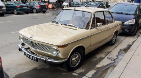 Voiture de collection « BMW 2002 »