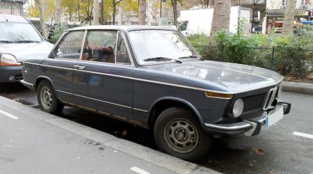 Voiture de collection « BMW 2002 »