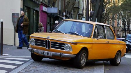 BMW 2002 Orange