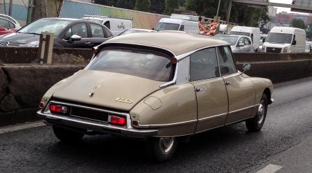 Voiture de collection « Citroën DS 21 »