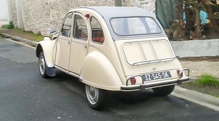 Voiture de collection « Citroën 2CV AZAM »