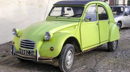 Voiture de collection « Citroën 2cv4 Spécial 1975 »