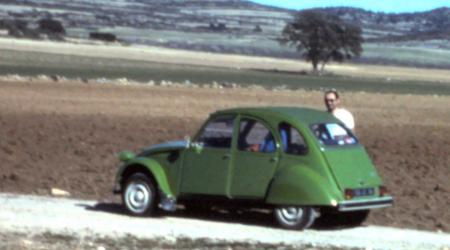 Voiture de collection « Citroën 2cv4 verte »