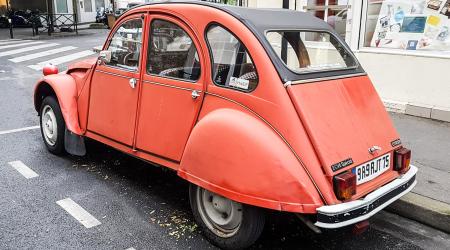 Voiture de collection « Citroën 2CV6 Spécial »