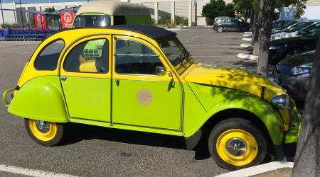 Voiture de collection « Citroen 2CV6 Spéciale »