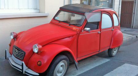 Voiture de collection « Citroën 2cv »