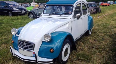 Voiture de collection « Citroën 2CV6 1985 »