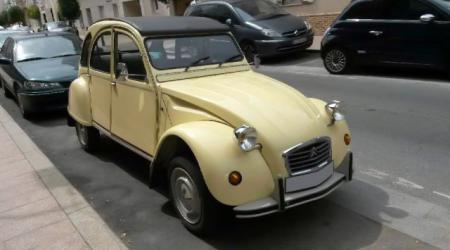 Voiture de collection « Citroën 2CV »