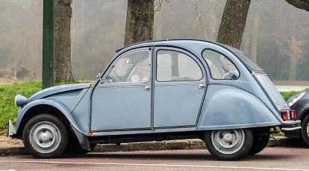 Voiture de collection « Citroën 2CV »