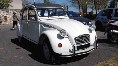 Voiture de collection « Citroën 2CV »