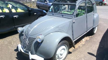 Voiture de collection « Citroën 2CV »