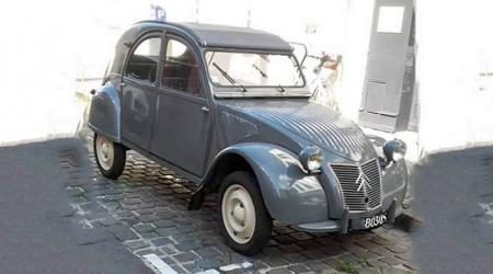 Voiture de collection « Citroën 2CV »