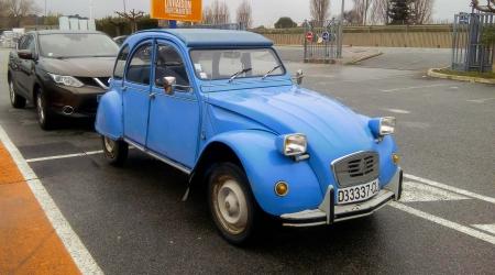 Voiture de collection « Citroën 2CV »