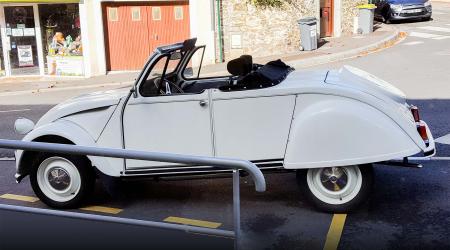 Voiture de collection « Citroën 2CV Azelle »