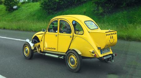 Voiture de collection « Citroën 2CV Canard étroit »