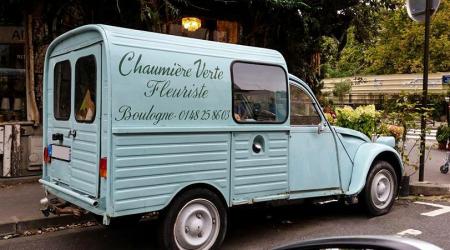 Voiture de collection « Citroën 2CV Fourgonnette »