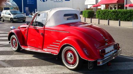 Voiture de collection «  Citroën 2cv Hoffmann »