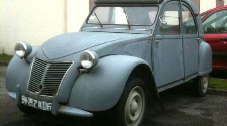 Voiture de collection « Citroën 2 Chevaux »