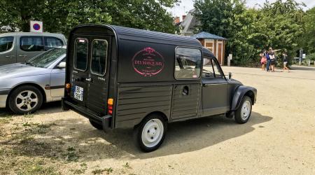 Voiture de collection « Citroën Acadiane « Les marquises » »