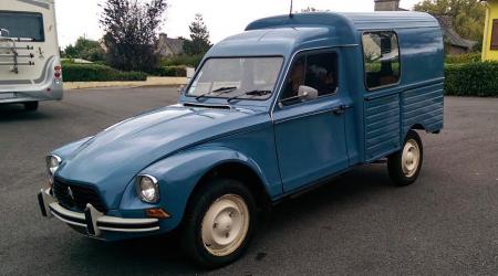 Voiture de collection « Citroën Acadiane »