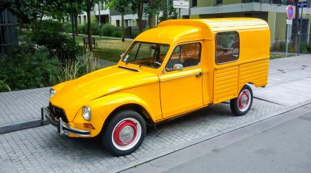 Voiture de collection « Citroën Acadiane »