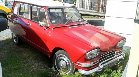 Voiture de collection « Citroën Ami6 Break »