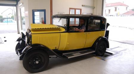 Voiture de collection « Citroën C4 1932 »