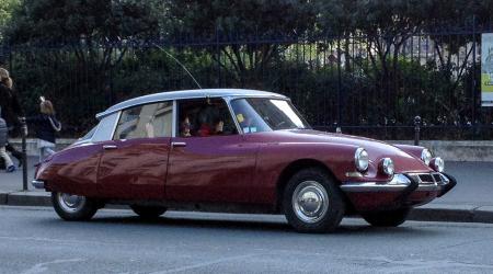 Voiture de collection « Citroën DS21 »