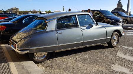 Voiture de collection « Citroën DS 21 Pallas »