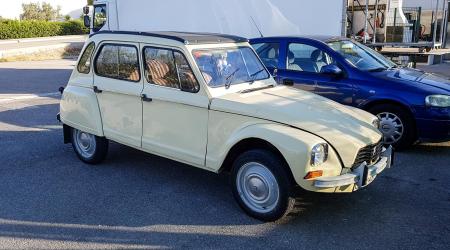 Voiture de collection « Citroën Dyane »