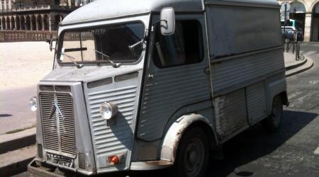 Voiture de collection « Citroën HY »