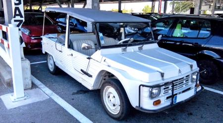 Voiture de collection « Citroën Méhari »