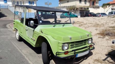 Voiture de collection « Citroën Méhari verte »