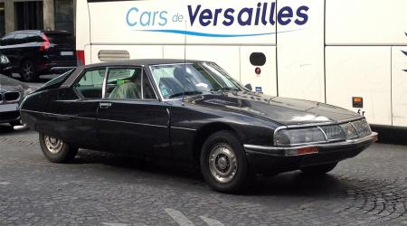 Voiture de collection « Citroën SM noire »