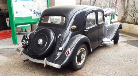 Voiture de collection « Citroën Traction »