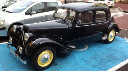 Voiture de collection « Citroën Traction 11 B2 1955 »